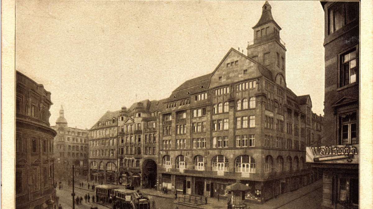 Der Wilhelmsbau aus dem Jahr 1909 war schon immer Geschäftshaus. Hier wurde er 1935 fotografiert.