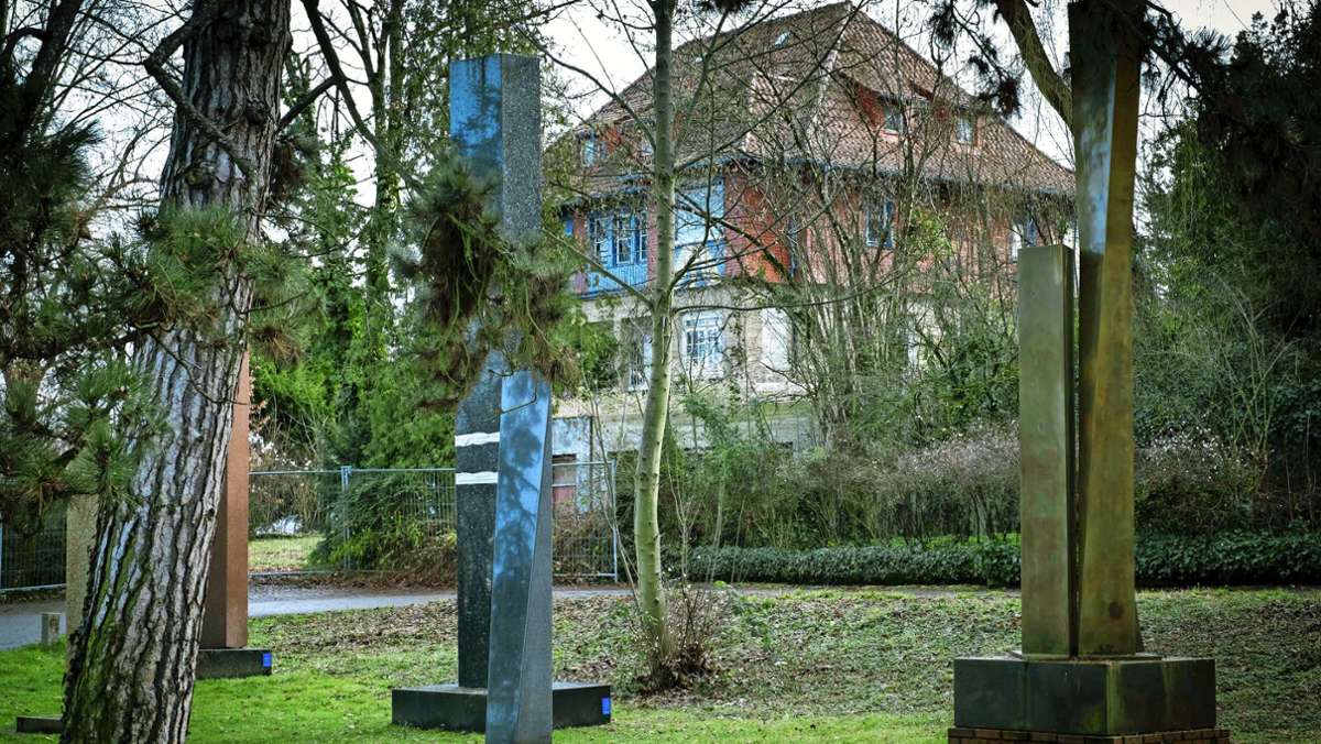  Stuttgarts ehemalige Kulturbürgermeisterin Iris Magdowski bezeichnet den Umgang mit dem Künstlererbe als „kulturpolitischen Skandal“. 