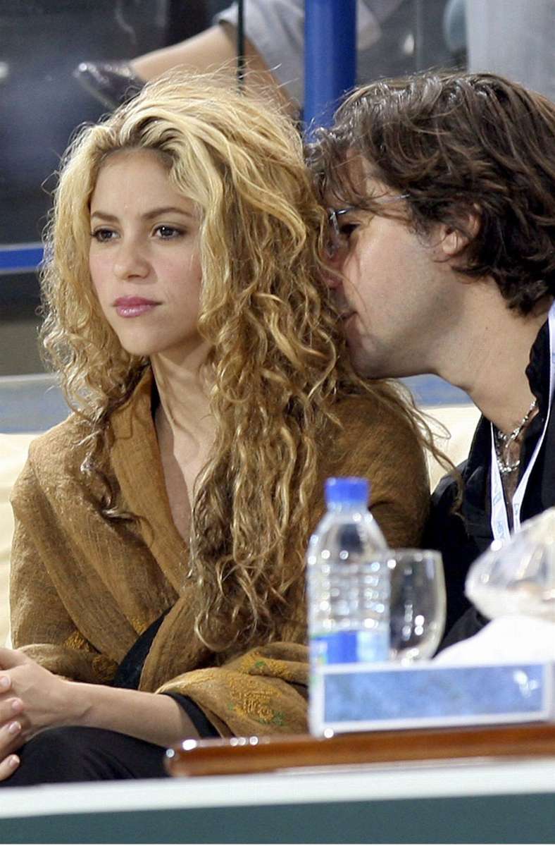 Bis 2010 ist Shakira mit Antonio de la Rúa liiert, dem Sohn des ehemaligen argentinischen Staatspräsidenten Fernando de la Rúa.