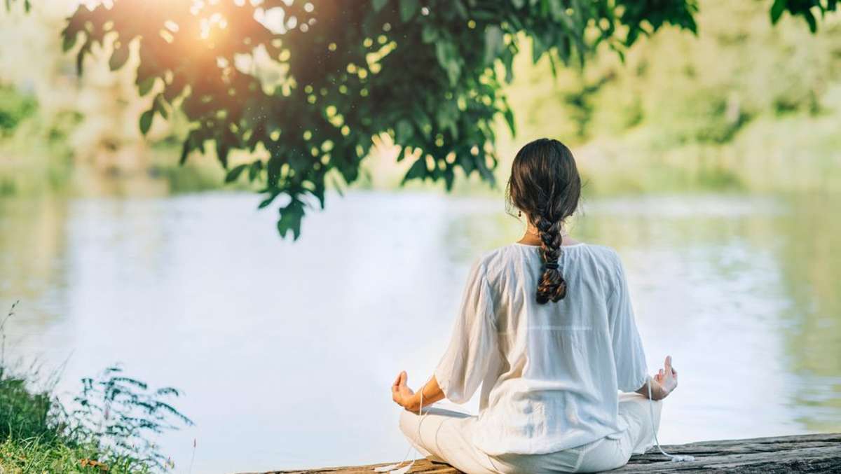 In einem Yoga Retreat kann man entspannen und neue Energie tanken.