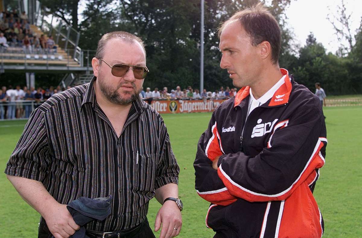 Eberhard Ruf (li.) im Austausch mit dem ehemaligen Spieler und Trainer Jürgen Kantenwein