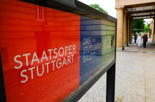 Schön bunt: die Infokästen am Opernhaus in Stuttgart Foto: Lichtgut/Max Kovalenko