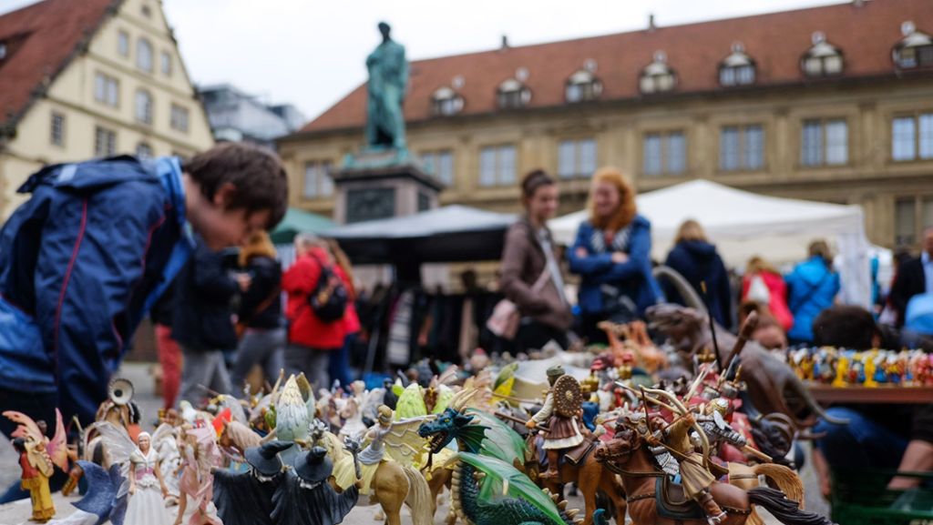 Stuttgart: Großer Frühjahrsflohmarkt lockt Schnäppchenjäger