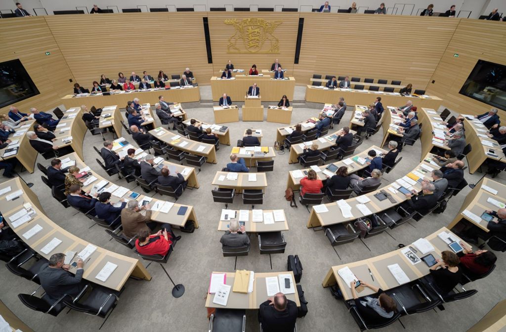143 Abgeordnete gehören dem Landtag von Baden-Württemberg an Foto: dpa