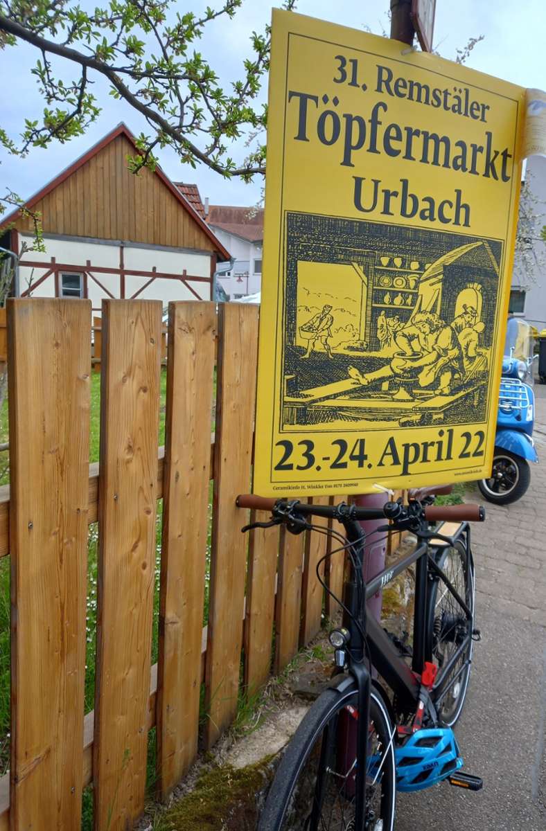 Auch mit dem Fahrrad kommen Besucher zum Töpfermarkt, der zwei Tage in Urbach stattfindet.