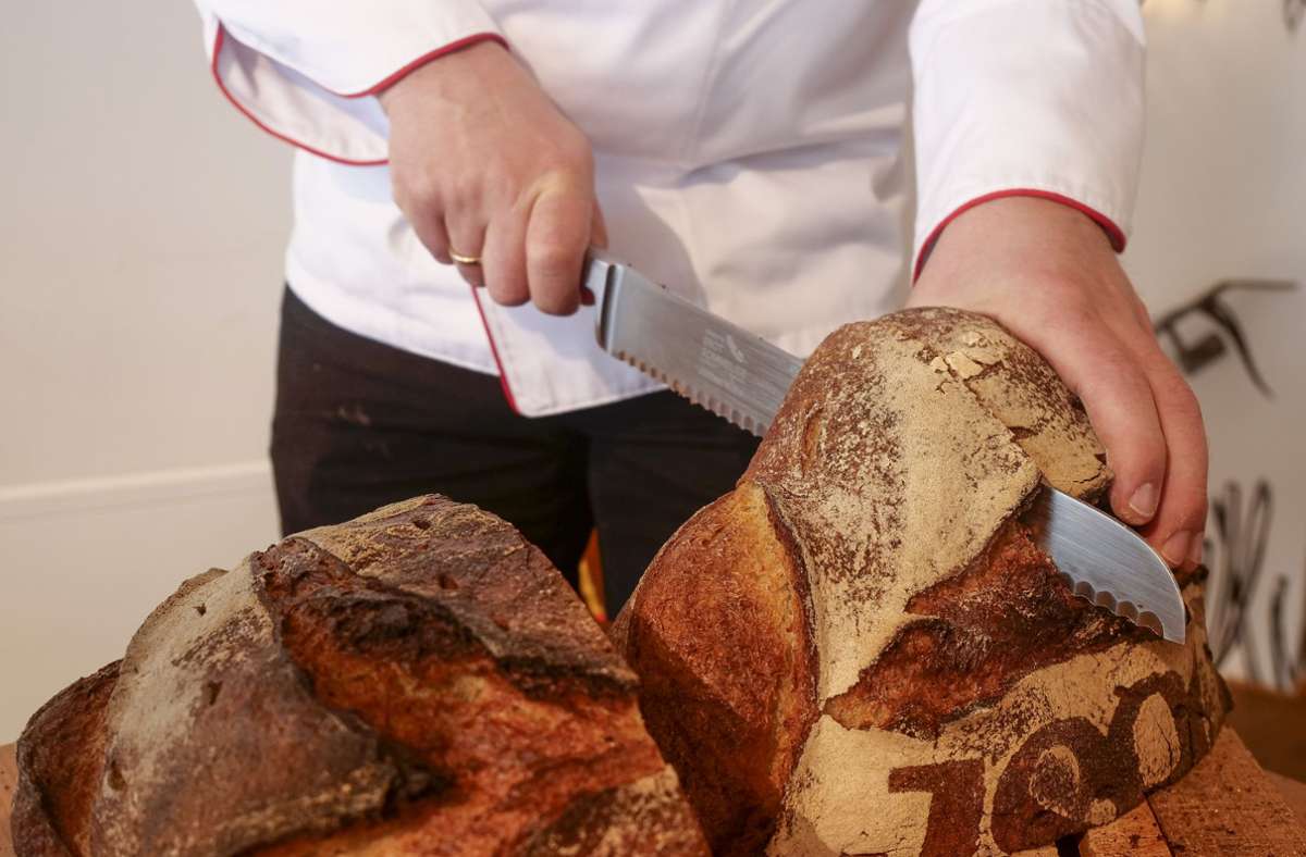 Jede Region hat ihr Brot, auch jede Saison. Im Sommer wird das helle Baguette bevorzugt, im Winter eher das kräftige Brot gewählt.