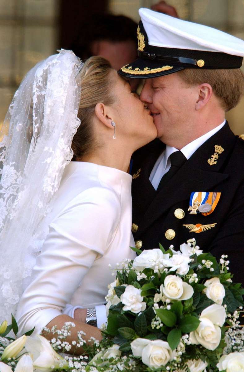 Die Bilder verraten: Der niederländische Kronprinz ist schwer verliebt in seine frischgebackene Ehefrau.