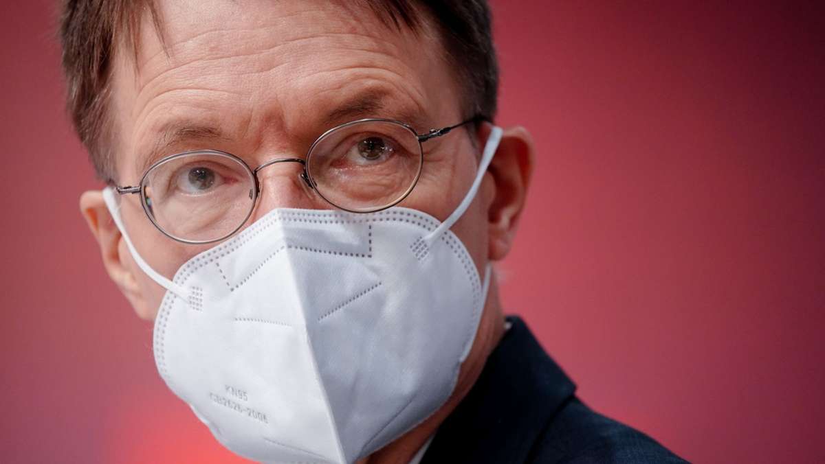 Pandemie in Deutschland: Karl Lauterbach erwartet massive fünfte Corona-Welle