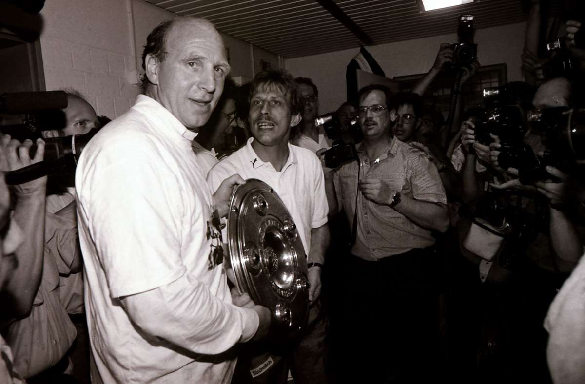 1990 kehrte Dieter Hoeneß als Manager zum VfB zurück und feierte 1992 mit Trainer Christoph Daum die Meisterschaft. 1995 musste er gehen.