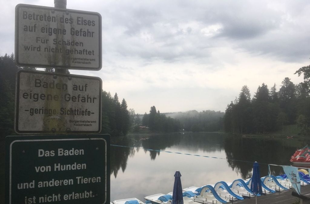 Warnhinweise am Ufer des Ebnisees