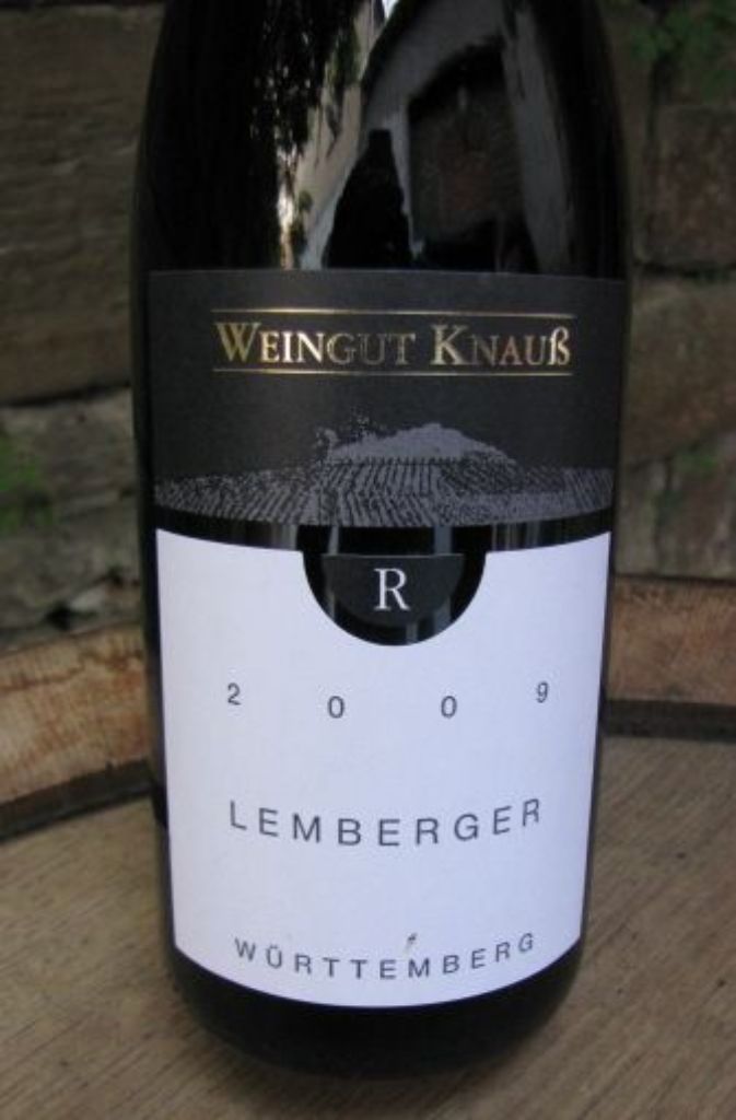 Diesen Wein hat Bernd Kreis neu im Sortiment und gilt als einer der "jungen Talente". Der äußerst elegante Lemberger aus dem Jahr 2009 sollte nach der Empfehlung des Sommeliers durchaus noch ein wenig gelagert werden. Kostenpunkt für den Lemberger von Knauß: 22 €.