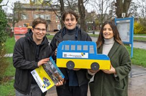 Jugendliche sammeln für einen Bus für Baschtanka