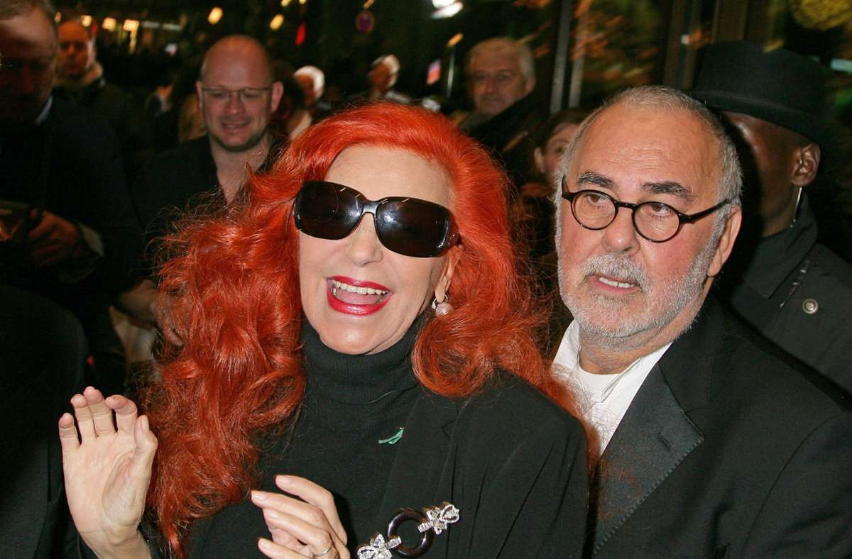 Die italienische Sängerin Milva und Udo Walz beim Filmball 2008 in Berlin. Das Styling der roten Mähne hatte der Star-Friseur übernommen.
