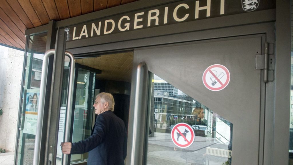  Das Verfahren gegen die beiden im Schlecker-Pleiteprozess mitangeklagten Wirtschaftsprüfer vor dem Stuttgarter Landgericht wird gegen Zahlung einer Geldauflage eingestellt. 