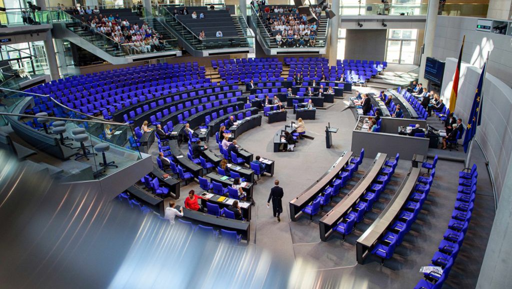 An diesem Freitag stimmt der Bundestag über ein großes Migrationspaket ab: Neben dem neuen Einwanderungsgesetz, das die SPD gefordert hat, steht auch das „Geordnete-Rückkehr-Gesetz“ zur Abstimmung, auf das die Union gepocht hat – einige Sozialdemokraten werden mit Nein votieren. 