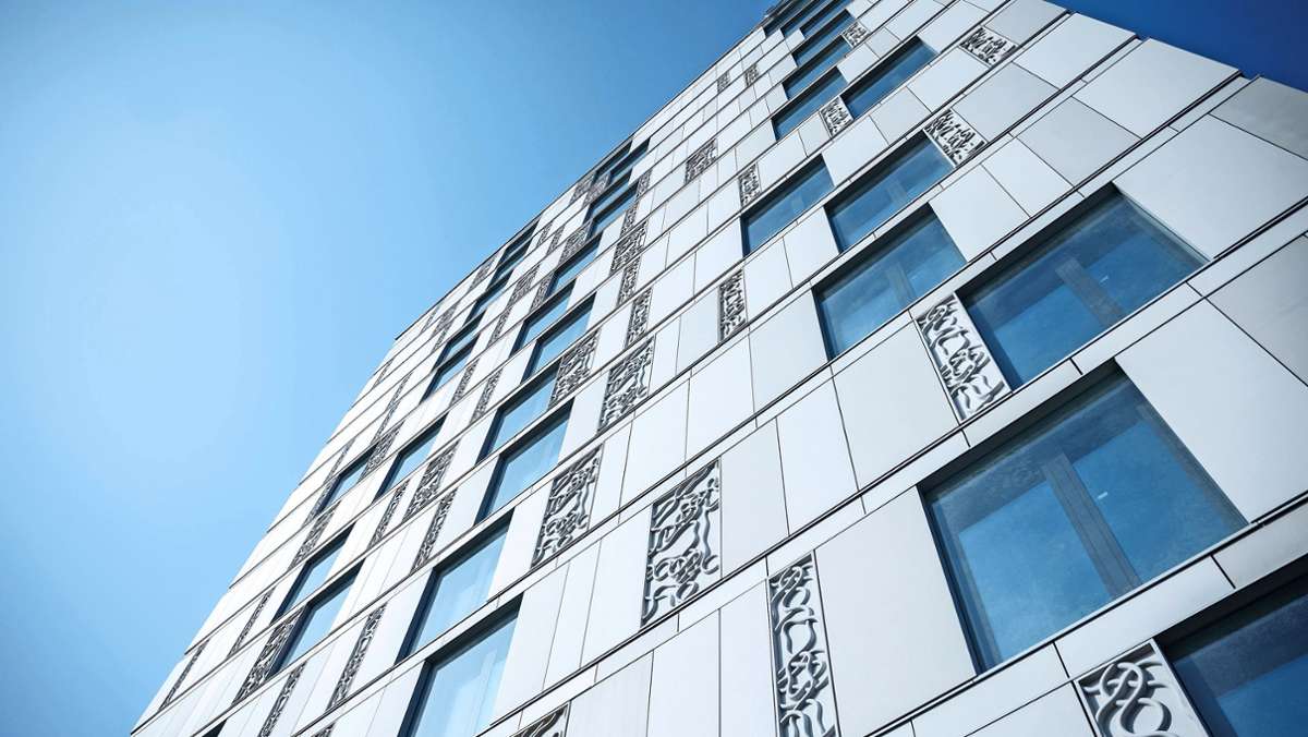 Hotelturm im Europaviertel  Stuttgart: Beißende Kritik an Hochhausfassade