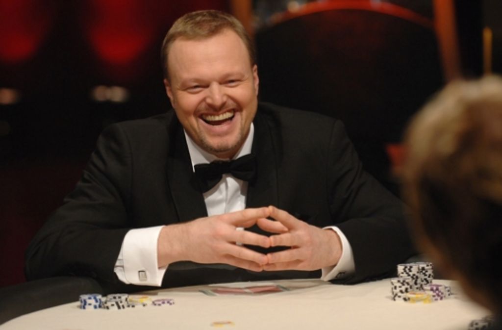 Dezember 2010: Jetzt versucht sich Raab im Glücksspiel: Bei der „TV total Pokerstars.de Nacht“ zockt er am Pokertisch.