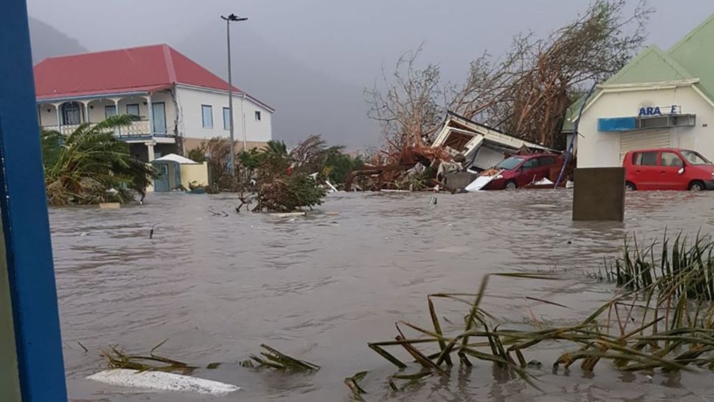 Hurrikan Irma: Frankreich versorgt Karibik mit Trinkwasser