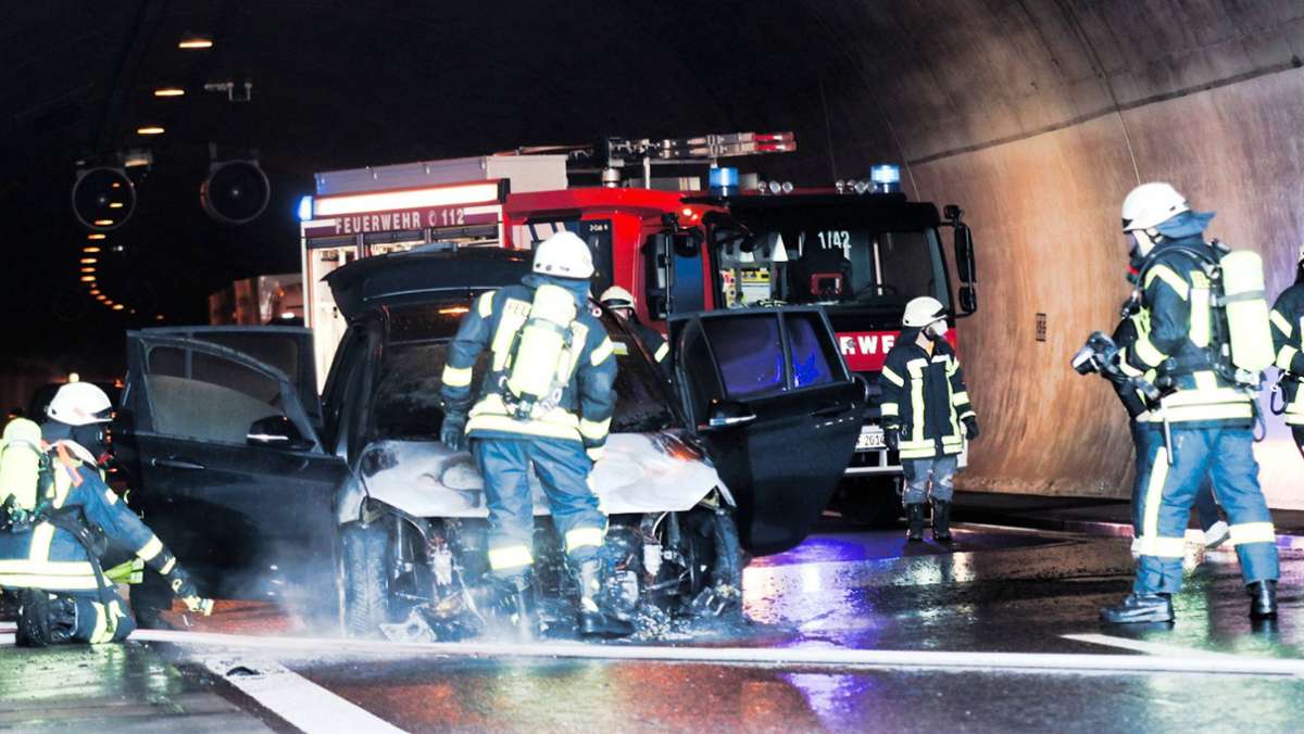 Verkehrsprobleme auf der B14: Leutenbach-Tunnel wegen Feuerwehreinsatz zeitweise voll gesperrt