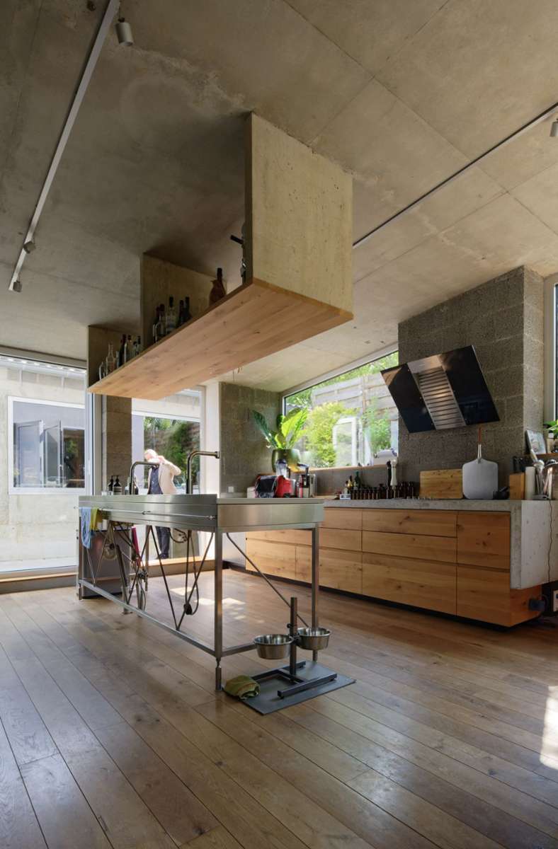 Das Architekturbüro Amunt Martenson spielt im Haus Grau in Aachen bewusst mit dem Eindruck des Unfertigen.