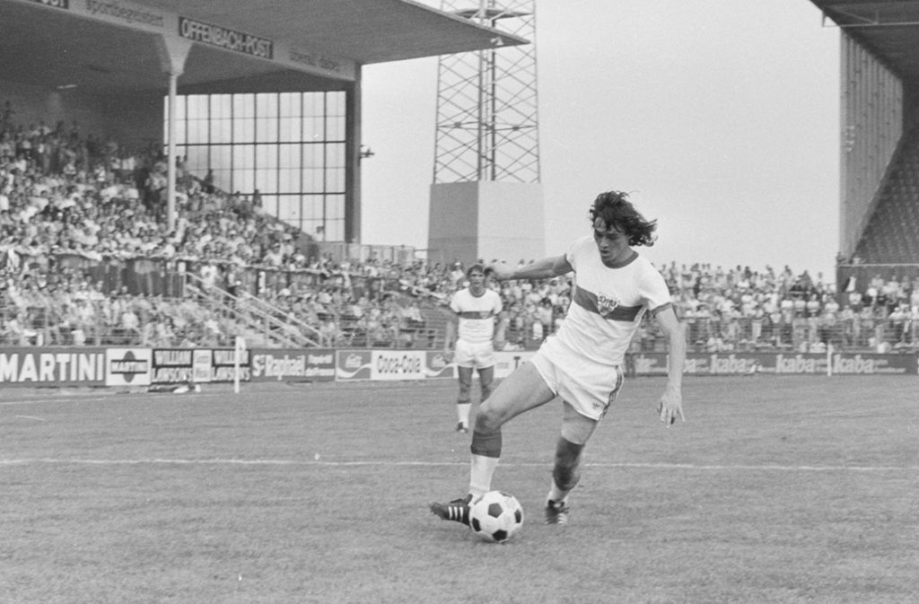 Bernd Martin hat eigentlich sein ganzes Fußballerleben beim VfB verbracht (von 1973 bis 1982), machte dan naber noch 16 Spiele für die Bayern (1982 bis 1985).