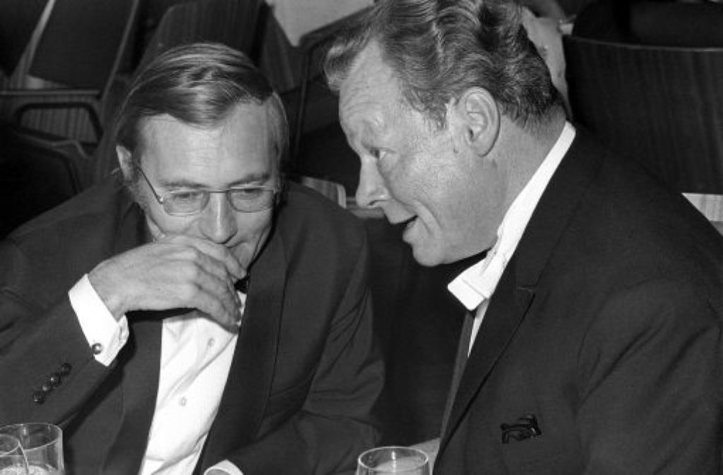 1970: Bundeskanzler Willy Brandt im Gespräch mit "Spiegel"-Herausgeber Rudolf Augstein - beide verband eine jahrzehntelange Brieffreundschaft.
