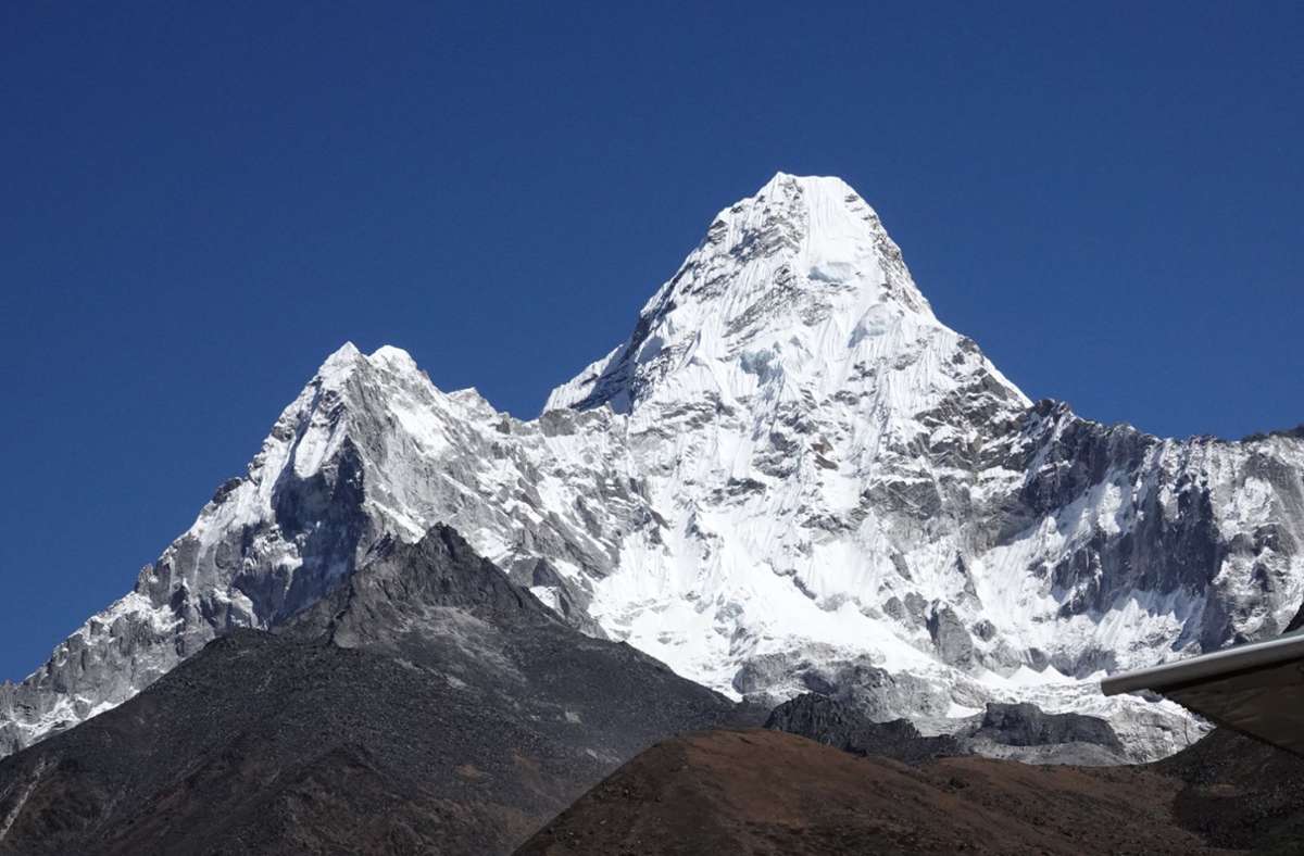 Der Amadablam, der heilige Berg der Nepalesen, er beschützt das Dach der Welt.