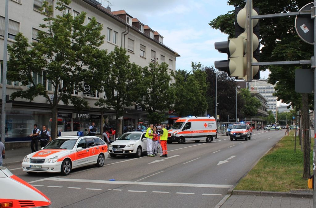 In der Reutlinger Innenstadt ist es am Sonntagnachmittag zu einem dramatischen Zwischenfall gekommen.