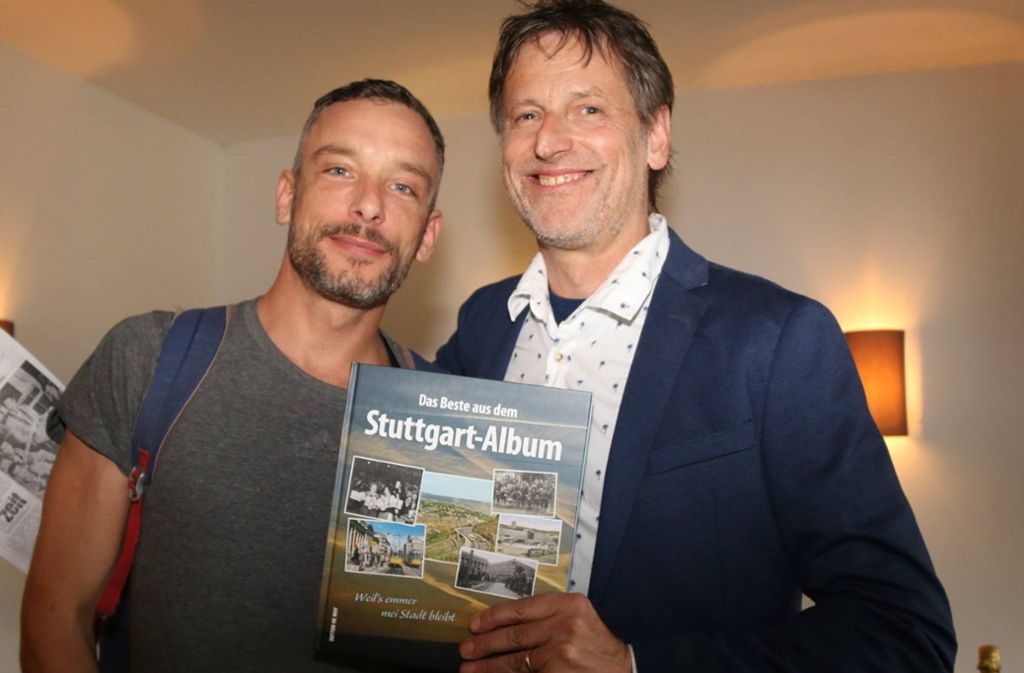 Manuel Kloker (links) und Uwe Bogem haben 2012 das Stuttgart-Album bei Facebook gestartet.