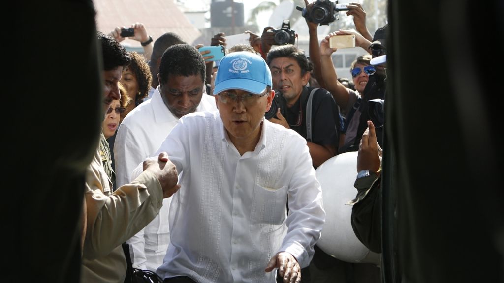  UN-Generalsekretär Ban Ki Moon hat sich bei seinem Besuch auf Haiti enttäuscht über die schleppende Hilfe für die Opfer gezeigt. Der Inselstaat war durch den Hurrikan „Matthew“ schwer verwüstet worden. 