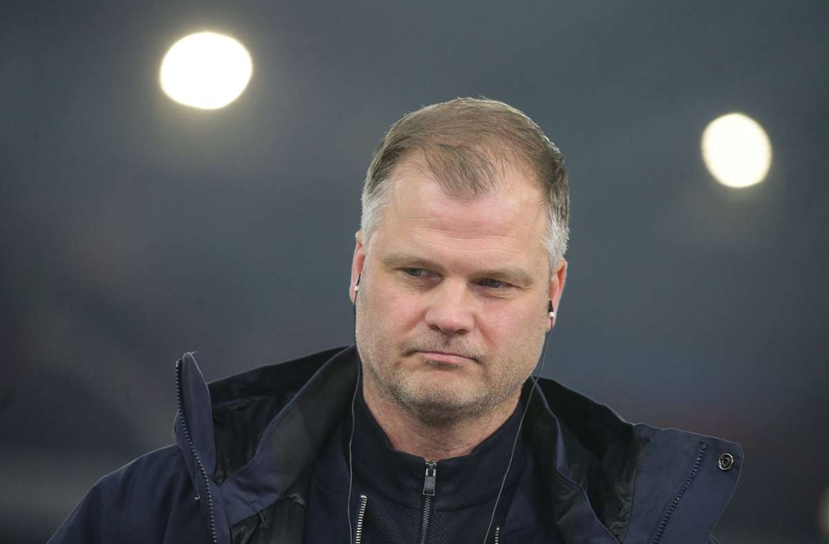 VfB-Sportdirektor Fabian Wohlgemuth muss nach dem Spiel gegen Wolfsburg Fragen zum Trainer beantworten. In unserer Bildergalerie blicken wir auf die Partie gegen den VfL zurück.