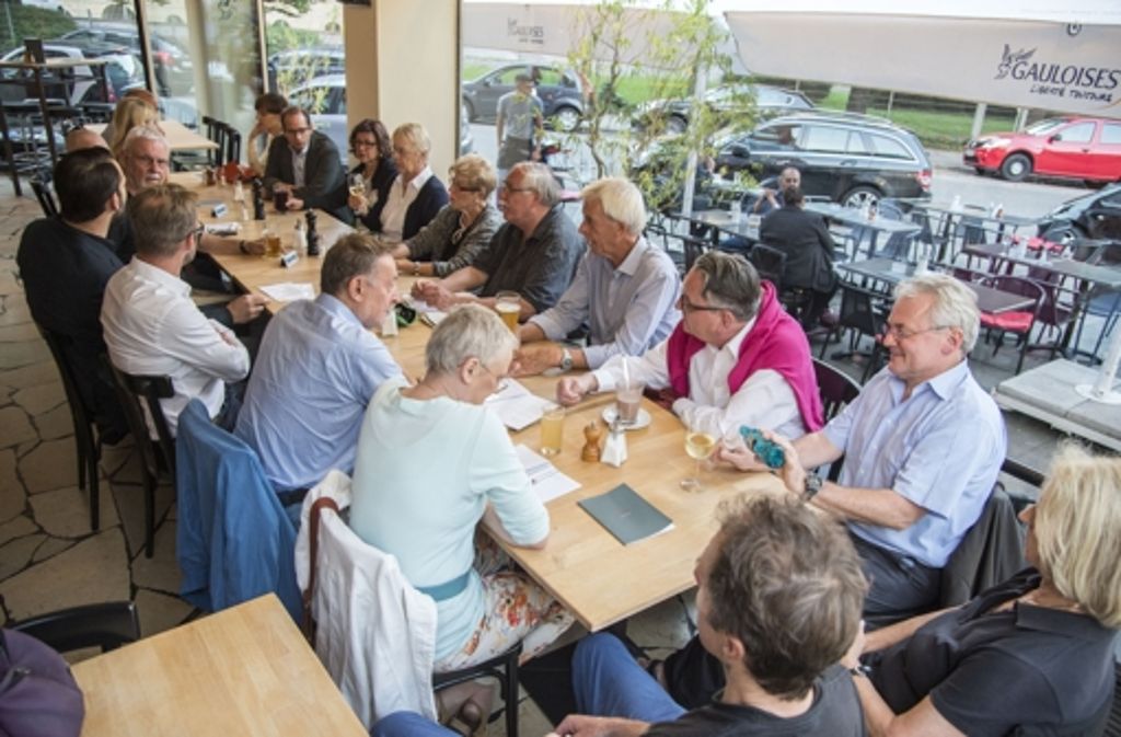 Beim Kneipenabend im Café Heller in Stuttgart-West hatten Leser der StZ dieses Mal die Möglichkeit, mit Journalisten aus der Lokalredaktion ins Gespräch zu kommen.