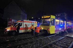 20-Jähriger von Stadtbahn angefahren und schwer verletzt