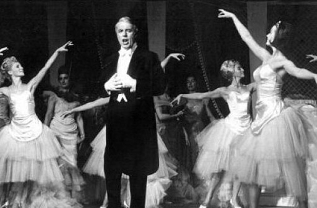 Im Oktober 1964 steht der "Dandy des Jahrhunderts" in dieser Operette im Berliner Theater des Westens auf der Bühne. Bereits mit 16 Jahren stand sein Entschluss, Schauspieler zu werden, fest.