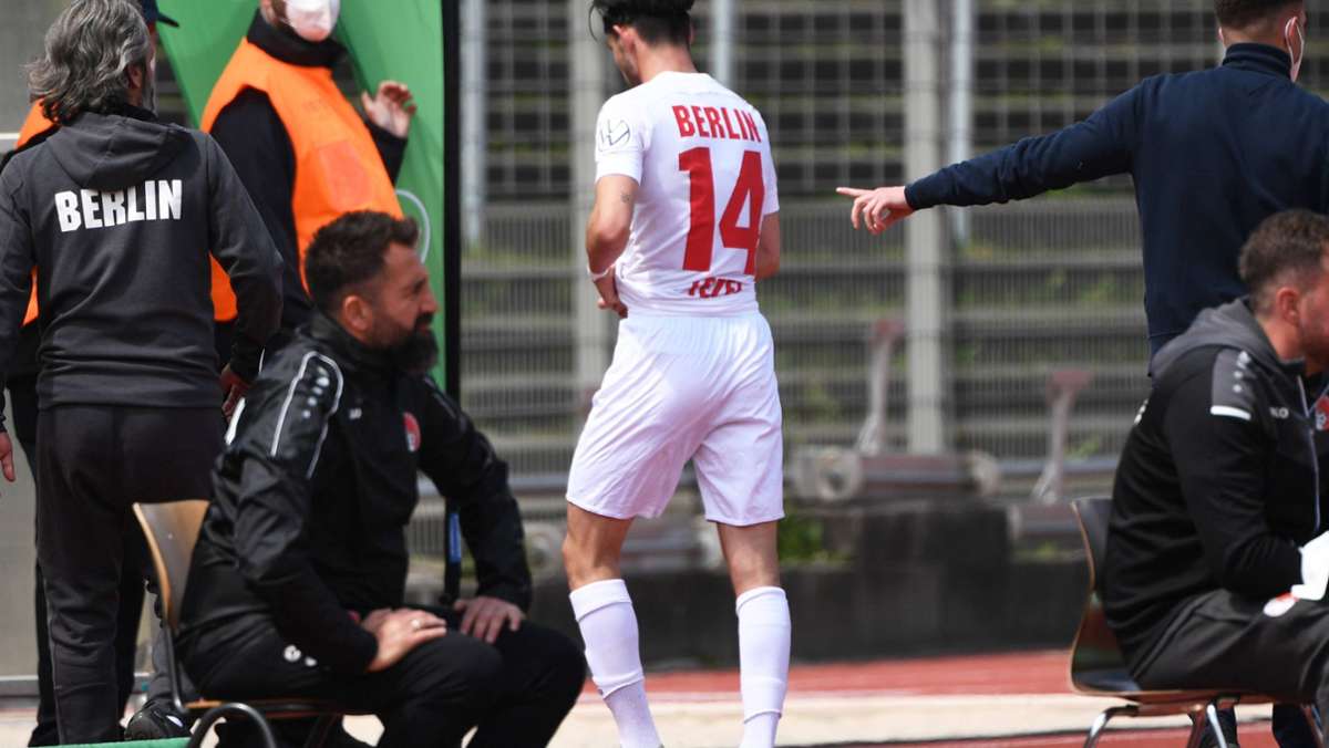 Schock in der Regionalliga: Zwei Spieler vom Berliner AK kollabieren nach Schlusspfiff
