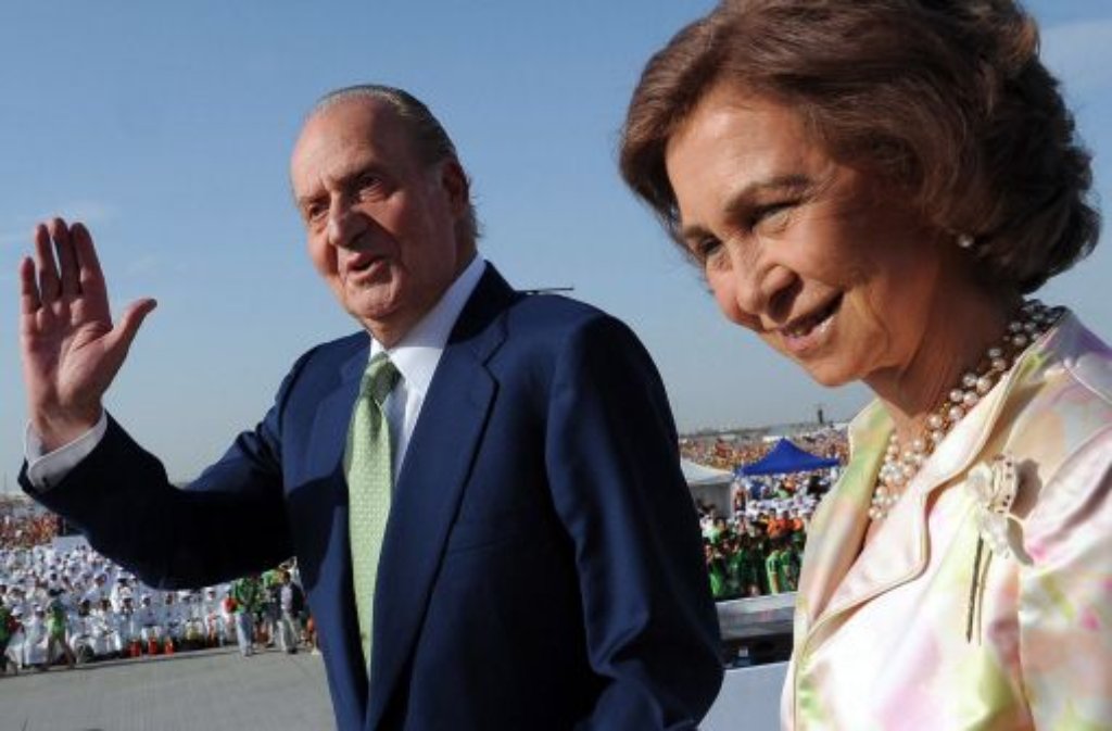 Als Juan Carlos 2012 wegen einer Beckenoperation im Krankenhaus liegt, besucht Sofía ihren Mann erst drei Tage später, und das auch nur für eine Viertelstunde. Die offiziellen Feierlichkeiten anlässlich der Goldenen Hochzeit des Paares fielen aus.