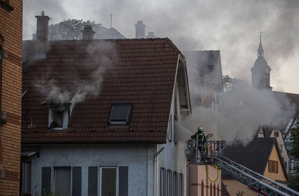 Die Küche eines Wohnhauses in Marbach am Neckar brennt. Foto: 7aktuell.de