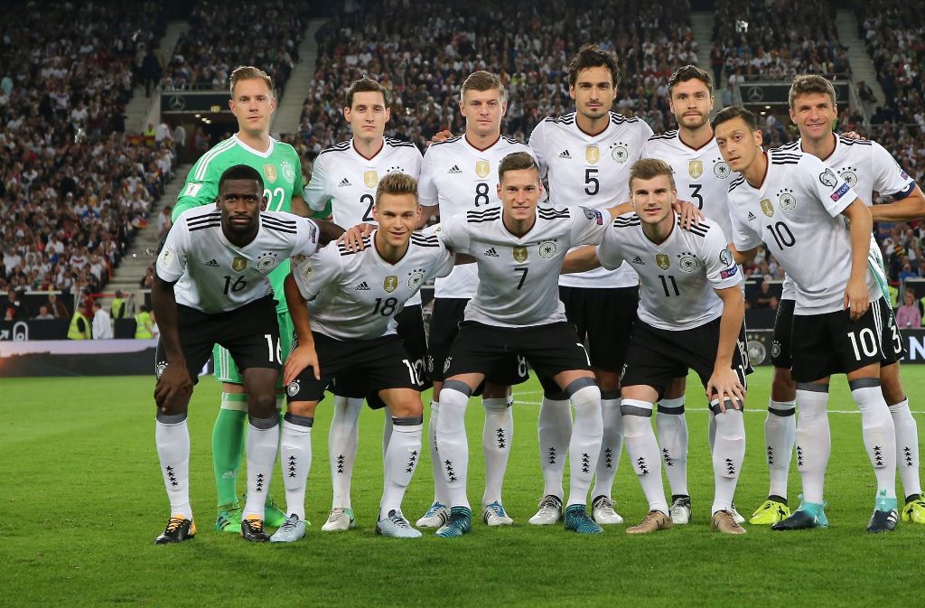 Deutschland; Spitzname: „Die Mannschaft“, Weltranglistenplatz: 1, WM-Titel: 4, Star-Spieler: Toni Kroos (Real Madrid), Trainer: Joachim Löw, Qualifikation: Gruppenerster