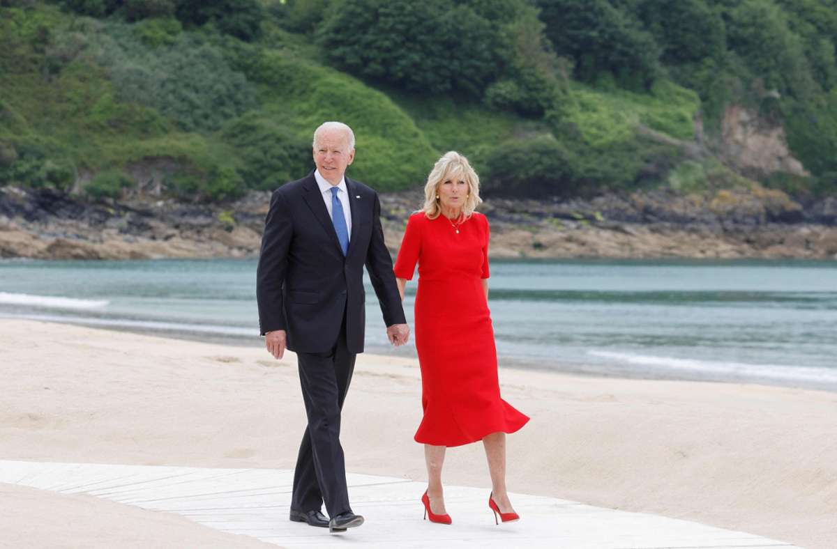 Joe und Jill Biden. Der US-Präsident sagte: „Alle ins Wasser“.