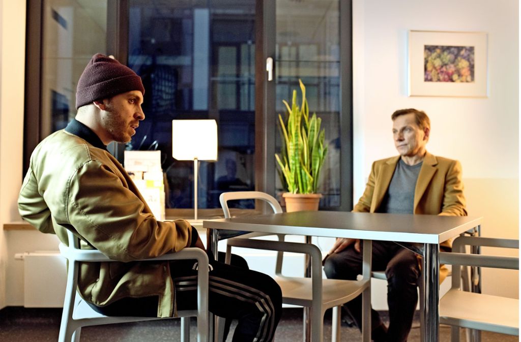 Der Banker und der Hip-Hop-Produzent: Edin Hasanovic als Jinn (links) und Richy Müller als Raimund in „Skylines“.Foto:Netflix/Christian Lüdeke