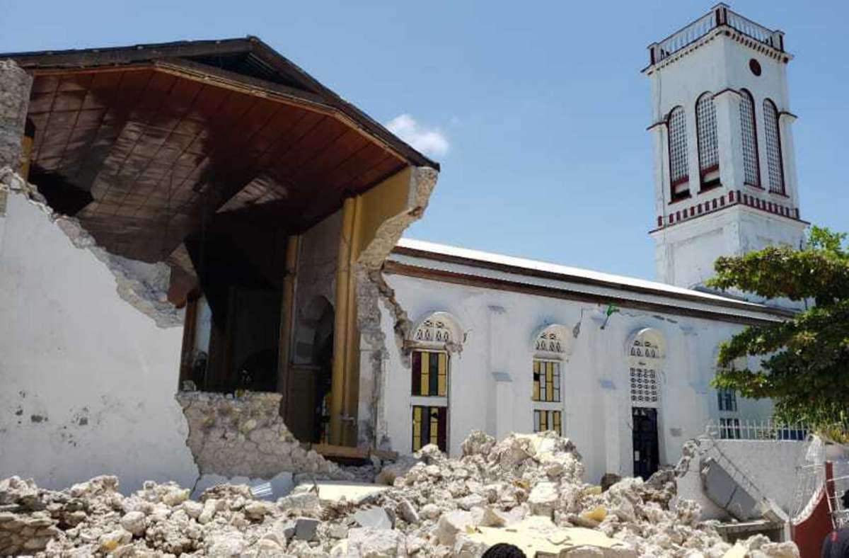 Zahlreiche Menschen kamen bei dem Erdbeben ums Leben oder wurden verletzt. Foto: dpa/Delot Jean