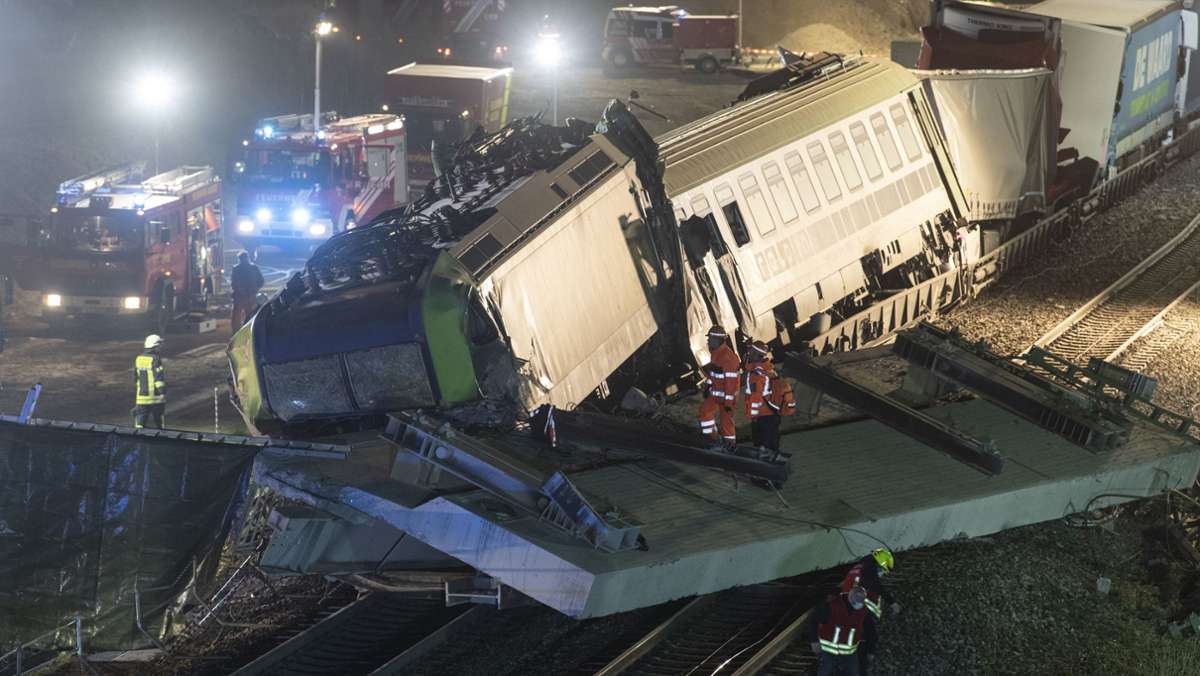  Anfang April 2020 löst sich eine 100 Tonnen schwere Betonplatte von einer Brücke und stürzt auf Gleise der Rheintalstrecke zwischen Freiburg und Basel. Ein Lokführer stirbt. Die Ermittlungen dauern noch an. 