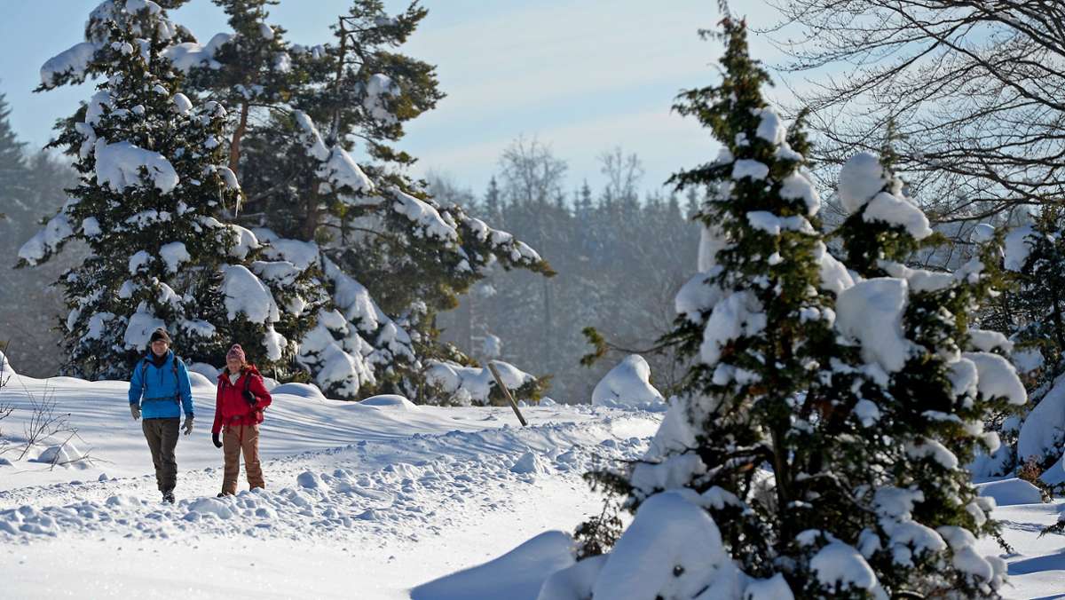  Die Schwäbische Alb wurde in den letzten Tagen mit viel Schneefall gesegnet. Bis zu 30 Zentimeter liegen vielerorts. Der Tourismusverband gibt Tipps für winterliche Aktivitäten und Ausflugsziele. 