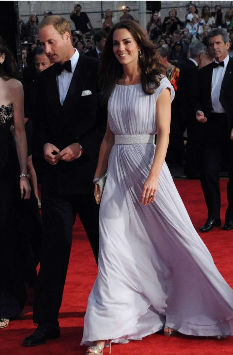 Erstmals trug Kate es 2011 in Los Angeles – damals waren sie und Prinz William erst seit Kurzem verheiratet.