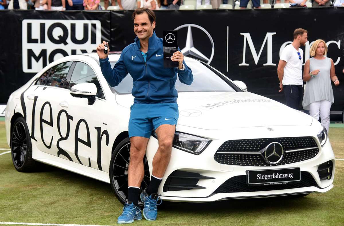 2018 war Roger Federer auch in Stuttgart nicht zu schlagen und siegte beim Turnier auf dem Weissenhof, wo er für den Erfolg über den Kanadier Milos Raonic einen schmucken Mercedes erhielt.