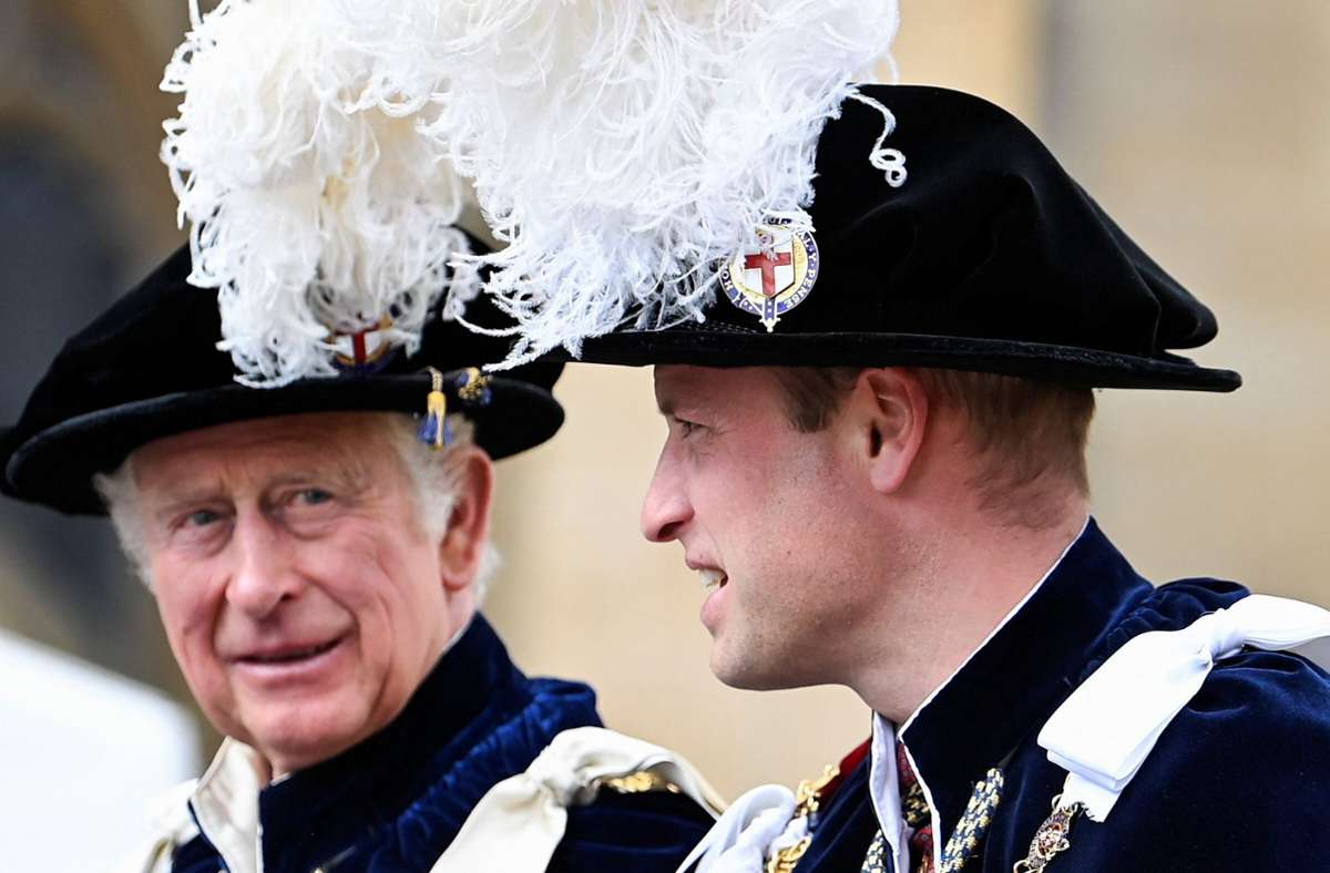 ... desto wichtiger werden ihre Thronfolger, Prinz Charles und Prinz William.
