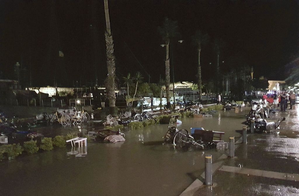 Der Yachthafen der gleichnamigen Inselhauptstadt Kos wurde von einer kleinen Tsunami-Welle getroffen.