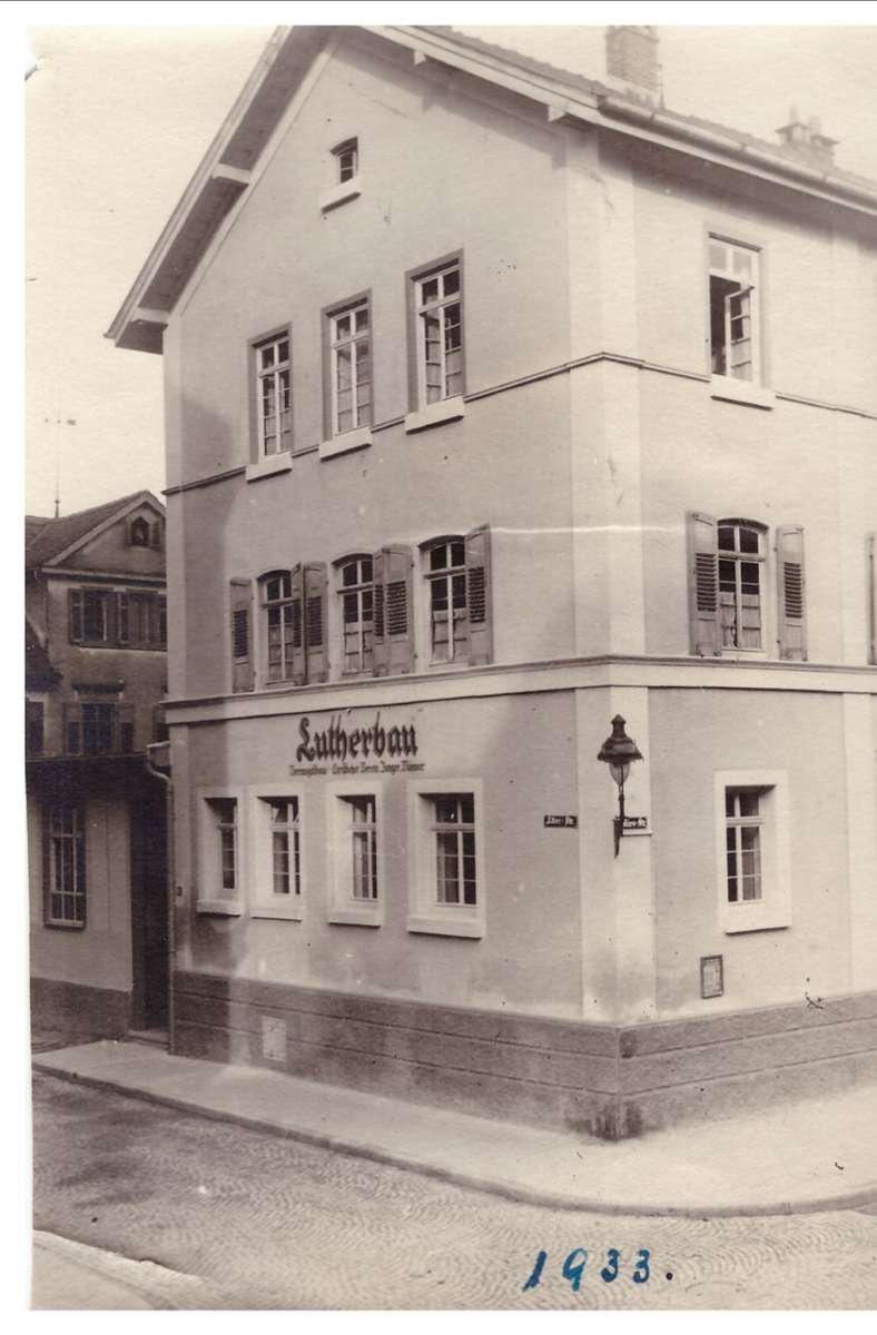 Der Lutherbau in Esslingen um das Jahr 1933.