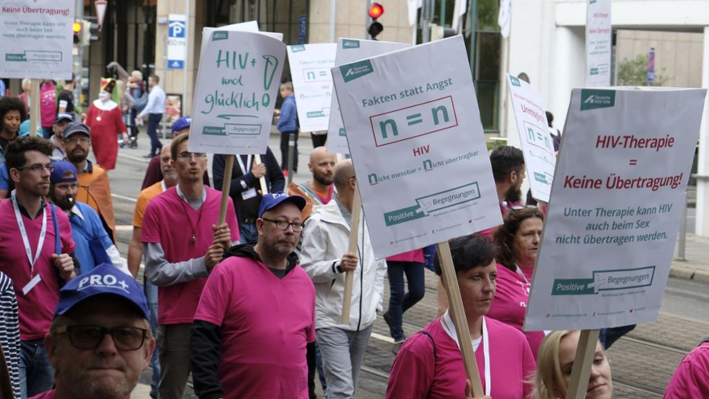 Demonstration in Stuttgart: Deutsche AIDS-Hilfe kämpft gegen Diskriminierung