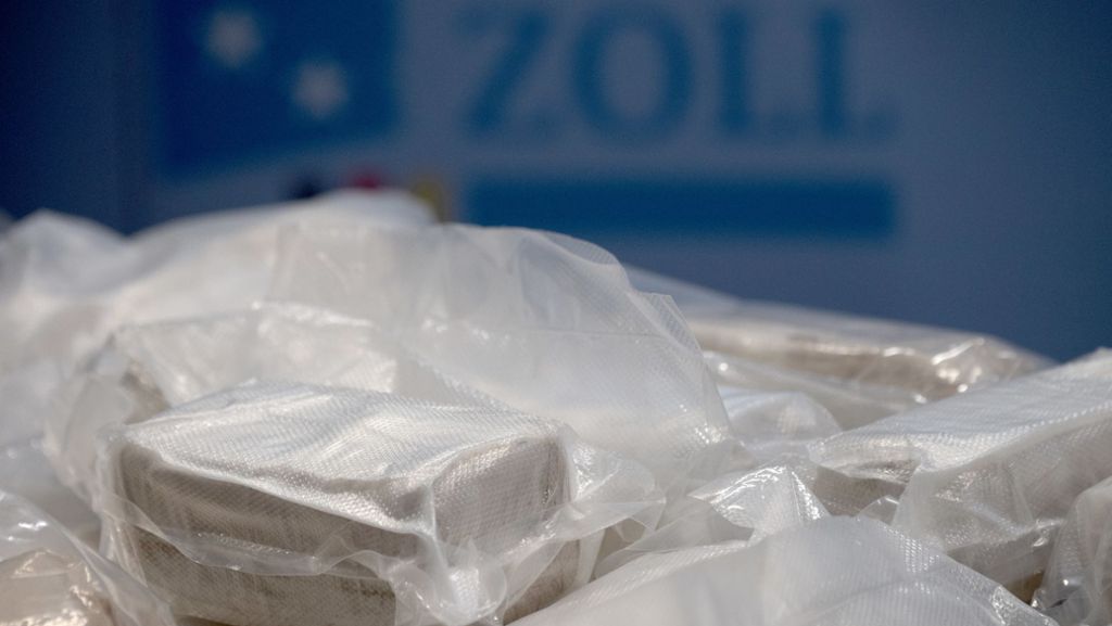  Es ist einer der größten Heroin-Funde in Deutschland: Zollbeamte in Brandenburg entdeckten 670 Kilogramm der Droge in einem Lastwagen an der deutsch-polnischen Grenze. 